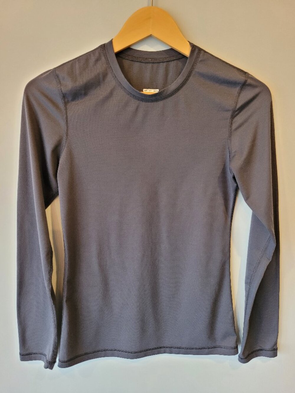 Lululemon Wet Dry Warm Long Sleeve Athletic Top | Grey | Size 4